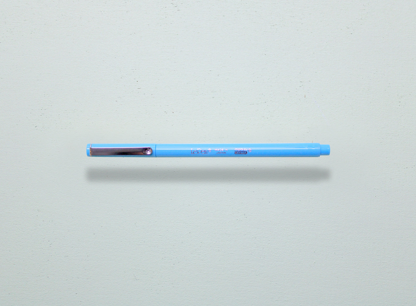 Le Pen - Light Blue